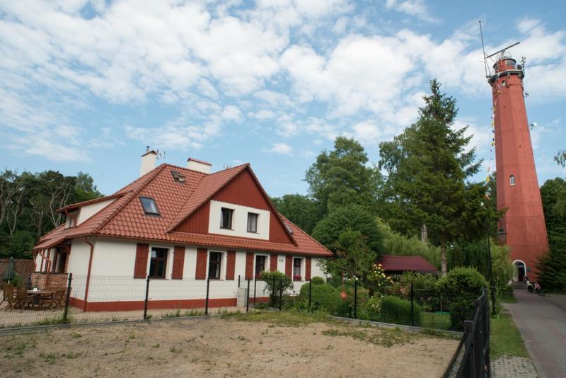 Zabytkowy Dom Latarnikow Hel Buitenkant foto