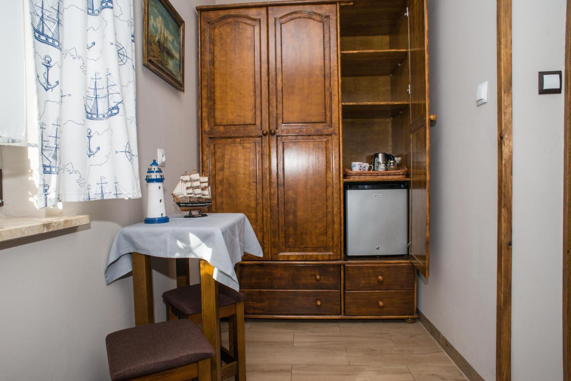 Zabytkowy Dom Latarnikow Hel Buitenkant foto